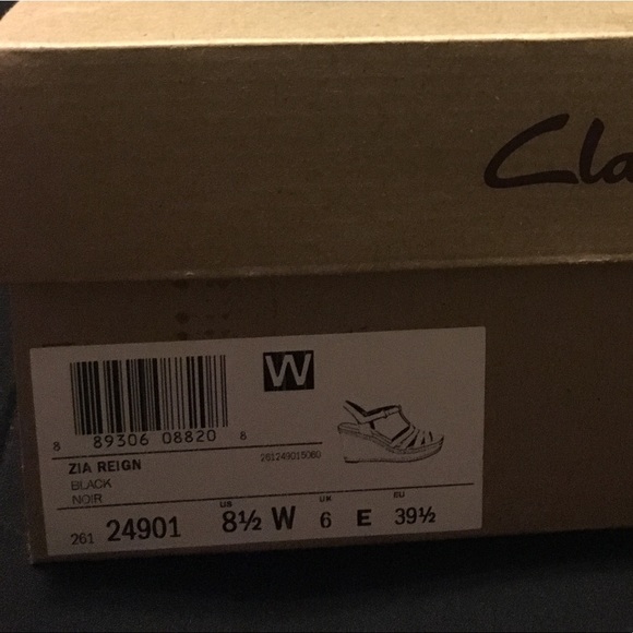 Comfy Clark’s - Picture 6 of 6